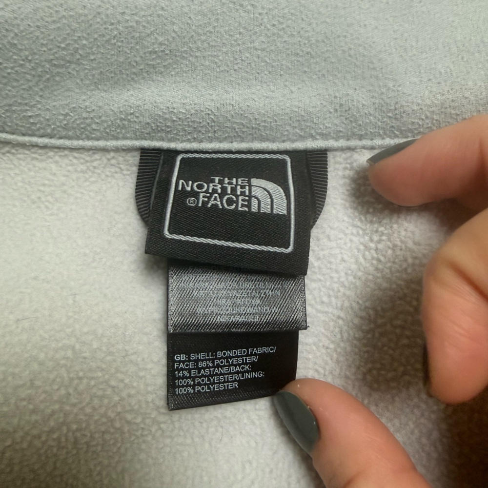 The North Face Women's Jacket - White and Gray Camo - Picture 6 of 7